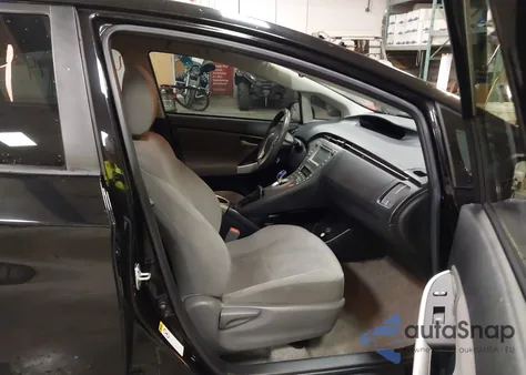 2015 Toyota Prius Three z USA, uszkodzony, nr VIN JTDKN3DU7F0452478